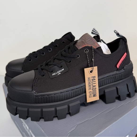 Palladium Revolt LO TX Women’s Black Sz 8 M Shoes Sneakers Platform NEW in Box - Picture 1 of 6